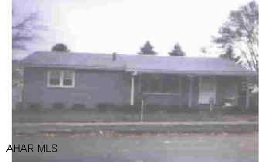 Beautiful rancher in move in condition. 3 bedrooms. Large lot, central air. Beautiful rancher in move in condition. 3 bedrooms. Large lot, central air.