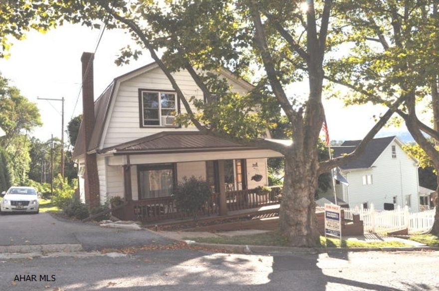 3 Bedroom 1.5 Bath home,in move in condition. living room with fireplace, dining room with update hardwood flooring, Beautiful bonus room with a good view a lot of natural light. Kitchen with ceramic tile flooring with appliances included 3 nice size bedrooms updated bath ceramic tile floors. Full finished basement with 1/2 bath, low taxes and utilities