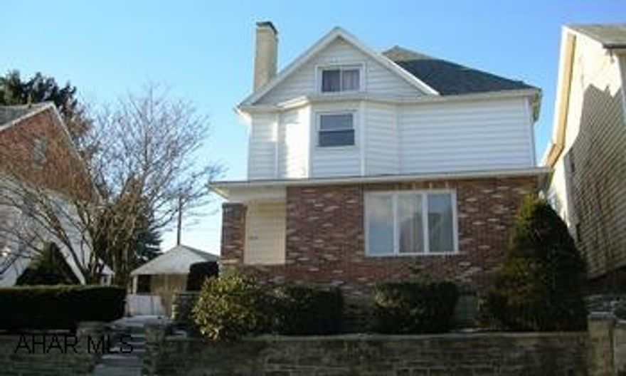 WELL MAINTAINED. MODERN KIT. GREAT LR. 4TH BR 3RD FLOOR. GOOD MECHANICS. DOUBLE LOT. 2 CAR GARAGE W/WORKBENCH. NOTHING TO DO, JUST MOVE IN. WELL MAINTAINED. MODERN KIT. GREAT LR. 4TH BR 3RD FLOOR. GOOD MECHANICS. DOUBLE LOT. 2 CAR GARAGE W/WORKBENCH. NOTHING TO DO, JUST MOVE IN.