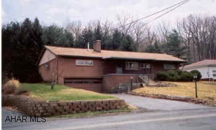 1st story back kettle, private dead end street. New roof, furnace, water tank, large family room, private back yard, needs some updating. cosmetic - fireplace in family room and LR, enclosed rear sunporch.