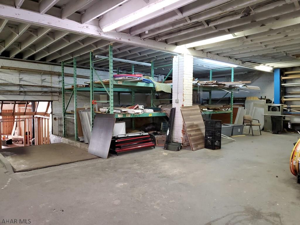 Juniata - Commercial Sale