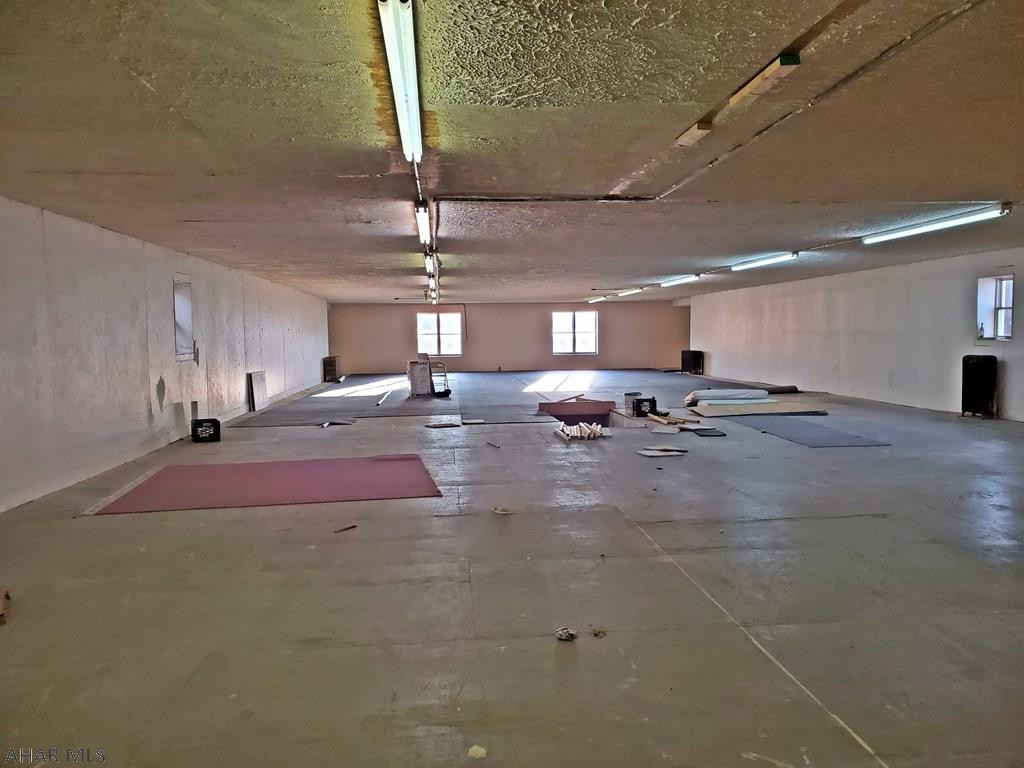 Juniata - Commercial Sale