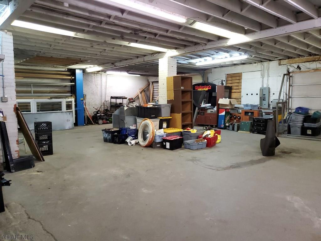 Juniata - Commercial Sale