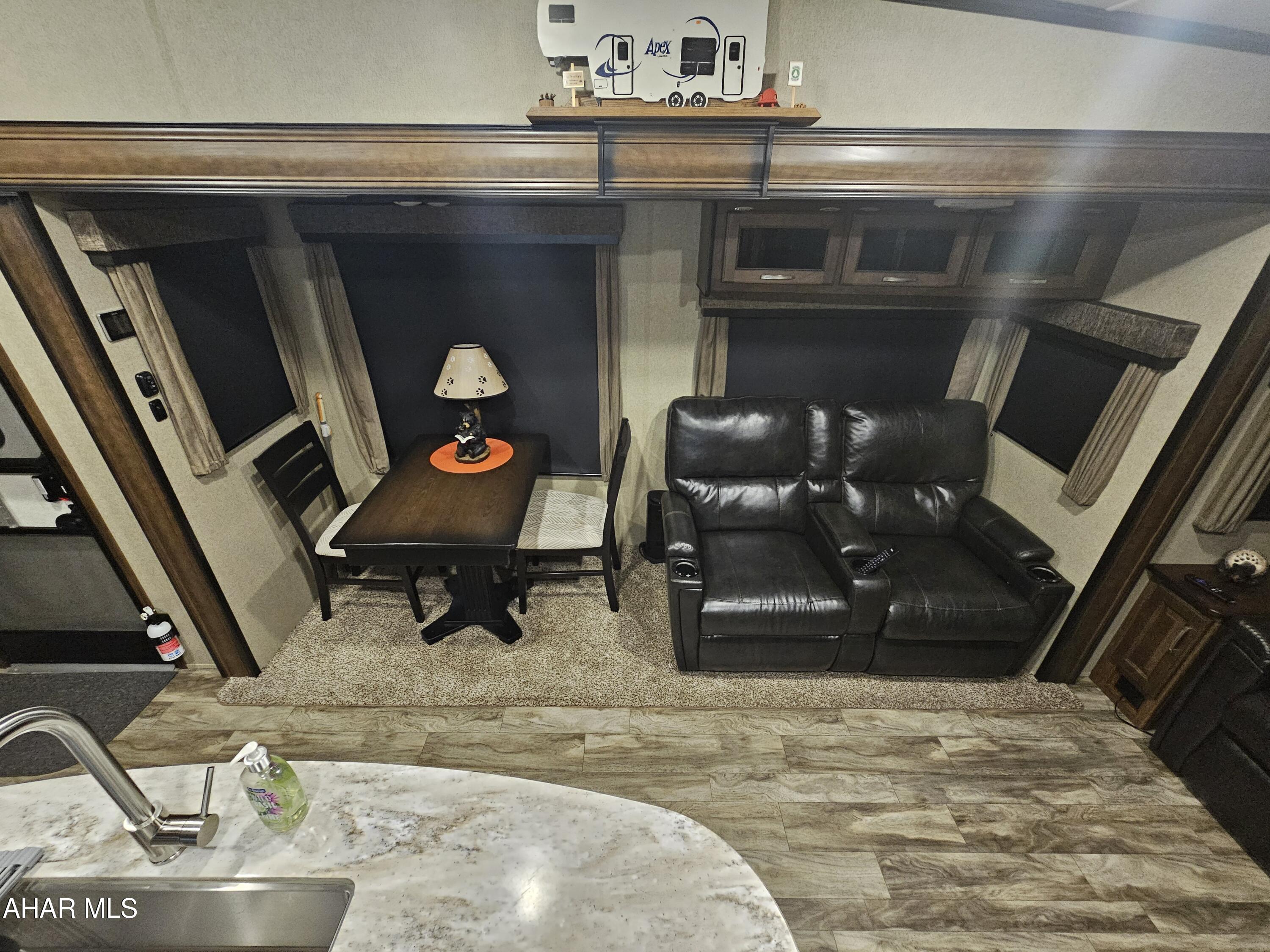 Glendale Yearound - Residential