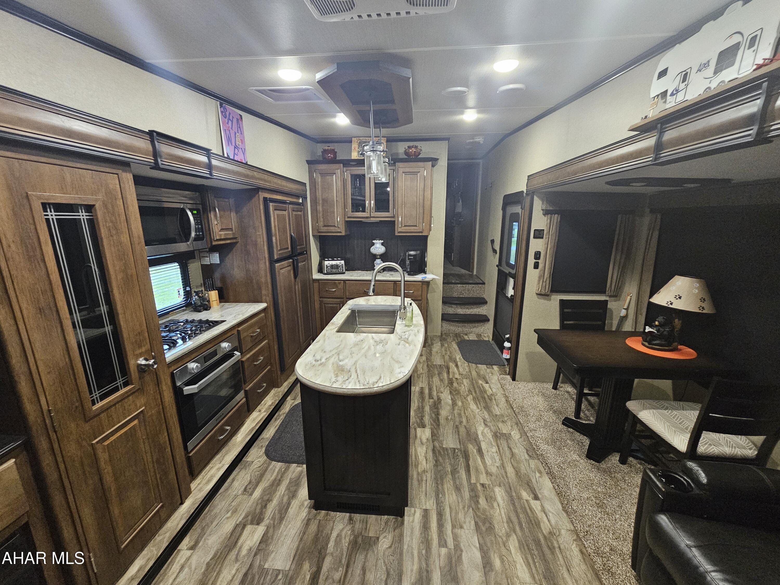 Glendale Yearound - Residential