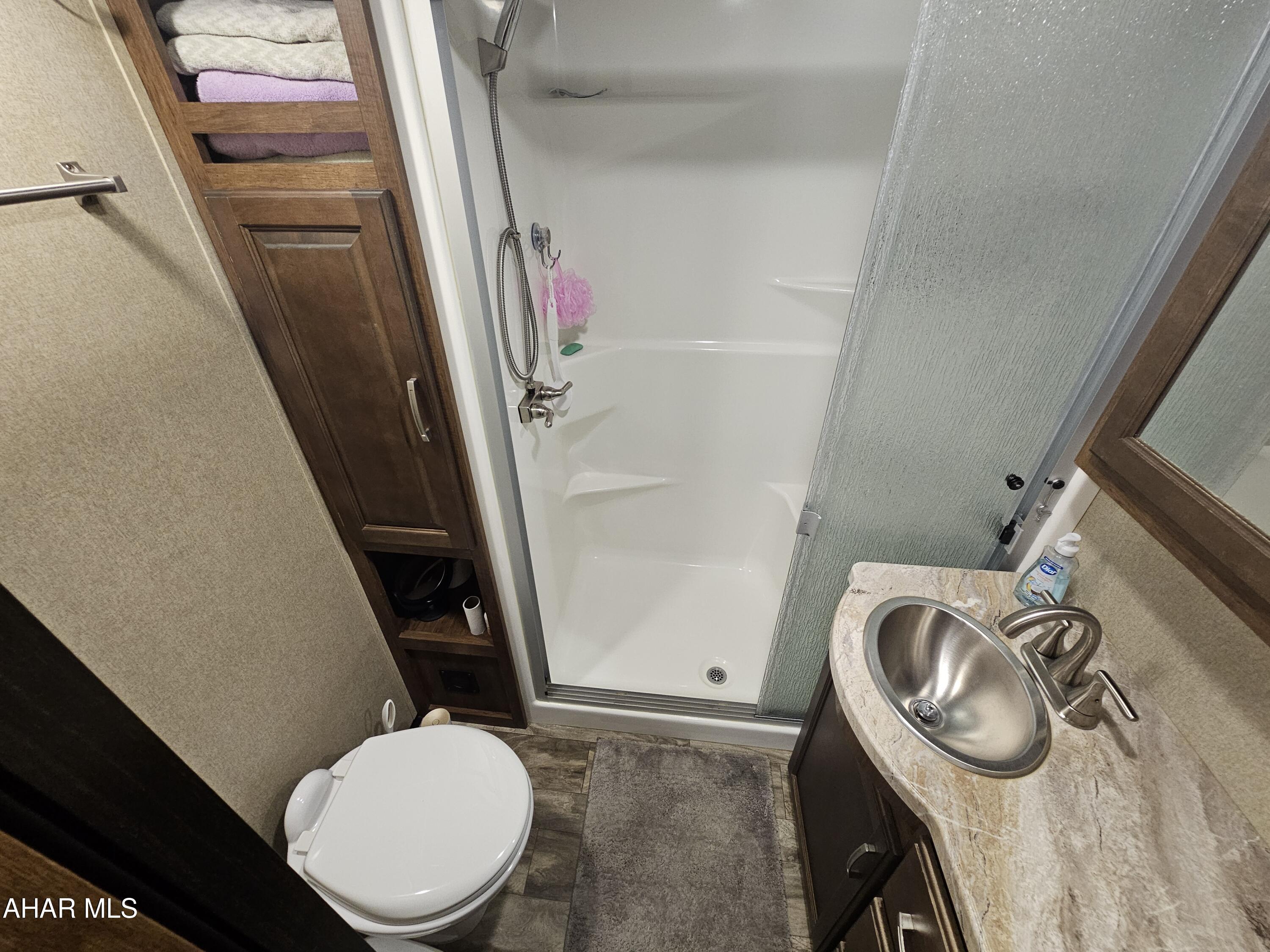 Glendale Yearound - Residential