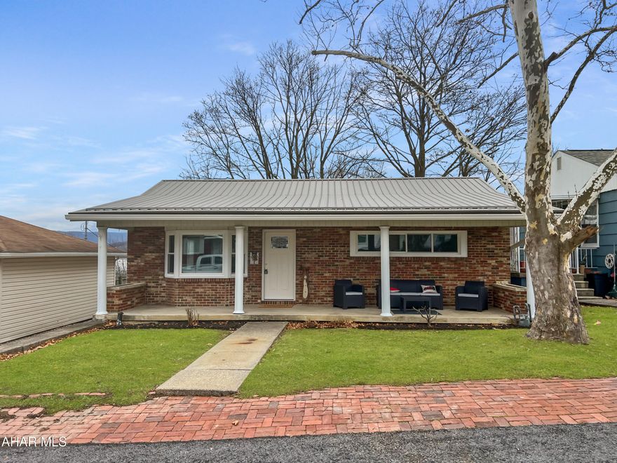 Completely renovated single-level ranch home in the Hollidaysburg Borough. The open concept floor plan is well-lit with an abundance of natural light. The new kitchen features white cabinets, stainless appliances and recessed lighting. The main bedroom is large and will accommodate a king sized bed. Everything is bright, new and ready to move-in. Large basement that is fresh and bright. Check out our Floor Plan, 3D Virtual Tour and schedule a showing today!