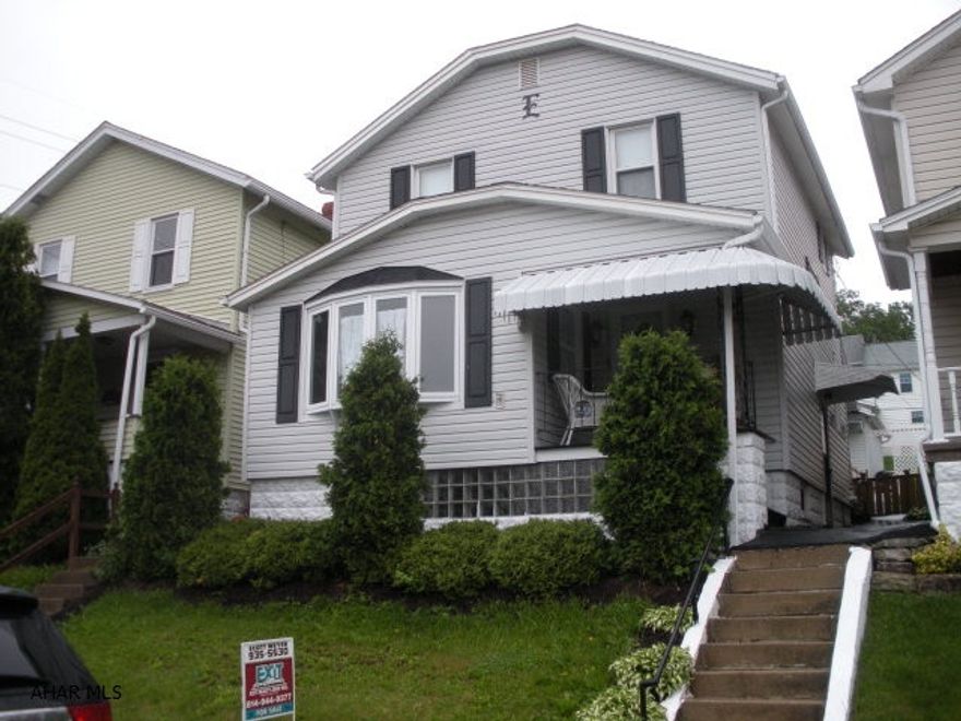 Fairview Area.  2 bedroom, 2 bath vinyl sided home with newer furnace, central A/C, Laminate floors, lots of storage.  Breakfast area in kitchen, screened in rear patio, 2 car detached garage, fenced yard, partially finished basement area with 3/4 bath.