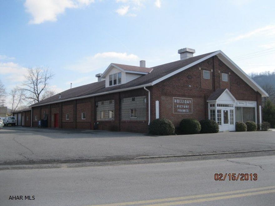 Hollidaysburg warehouse facility. 7636sf brick facility on 1.2 acres. Gaysport area.