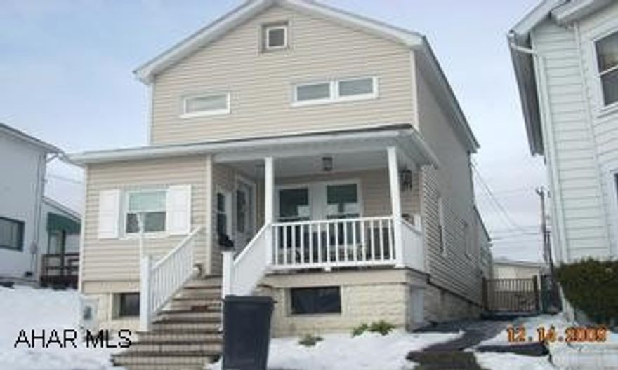 Beautifully remodeled 2 BR home on quiet street in lovely neighborhood. Eat-in kitchen, new windows, copper plumbing, & gorgeous hardwood floors. Clean lines & neutral colors. Call Mary Kay 330-8486. Beautifully remodeled 2 BR home on quiet street in lovely neighborhood. Eat-in kitchen, new windows, copper plumbing, & gorgeous hardwood floors. Clean lines & neutral colors. Call Mary Kay 330-8486.