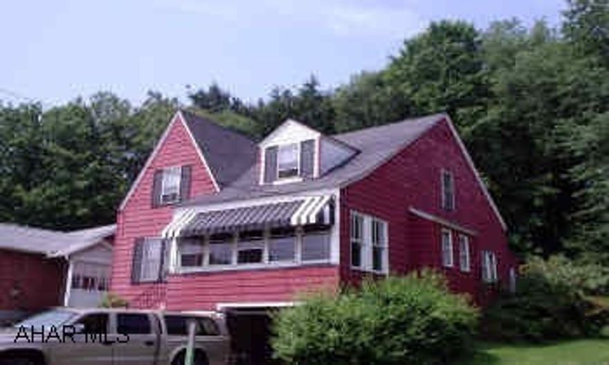 2 STORY, 4 BEDROOM, WELL MAINTAINED HOME, WITH AN EAT -IN KITCHEN AND SEPERATE DINING ROOM &  MANY OTHER GREAT FEATURES! ENCLOSED FRONT PORCH AND BACK YARD PATIO A MUST SEE!! HIGHLY MOTIVATED SELLER LOOKING FOR AN OFFER