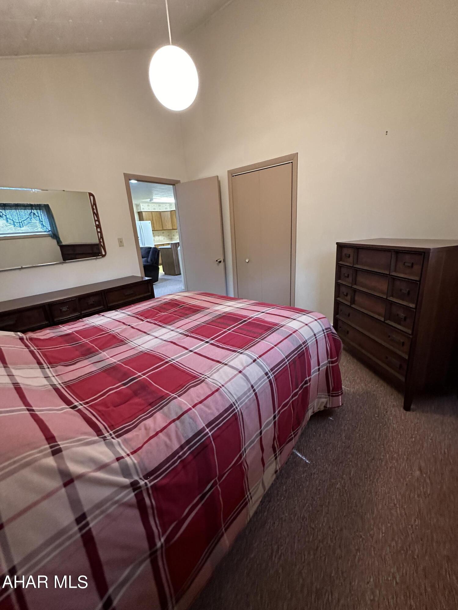 Glendale Yearound - Residential