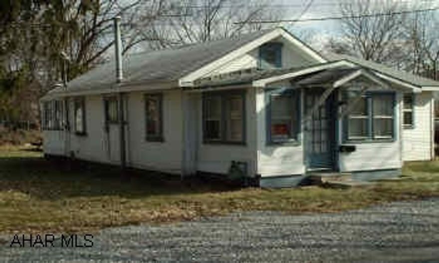 QUAINT BELLWOOD BUNGALOW WITH 2 BEDROOMS, 1 FULL BATH, SUNROOM, NEWER ROOF AND NICE LEVEL LOT.  GREAT FOR AN INVESTOR OR 1ST TIME HOME BUYER.  CALL LORA 931-1018. QUAINT BELLWOOD BUNGALOW WITH 2 BEDROOMS, 1 FULL BATH, SUNROOM, NEWER ROOF AND NICE LEVEL LOT.  GREAT FOR AN INVESTOR OR 1ST TIME HOME BUYER.  CALL LORA 931-1018.