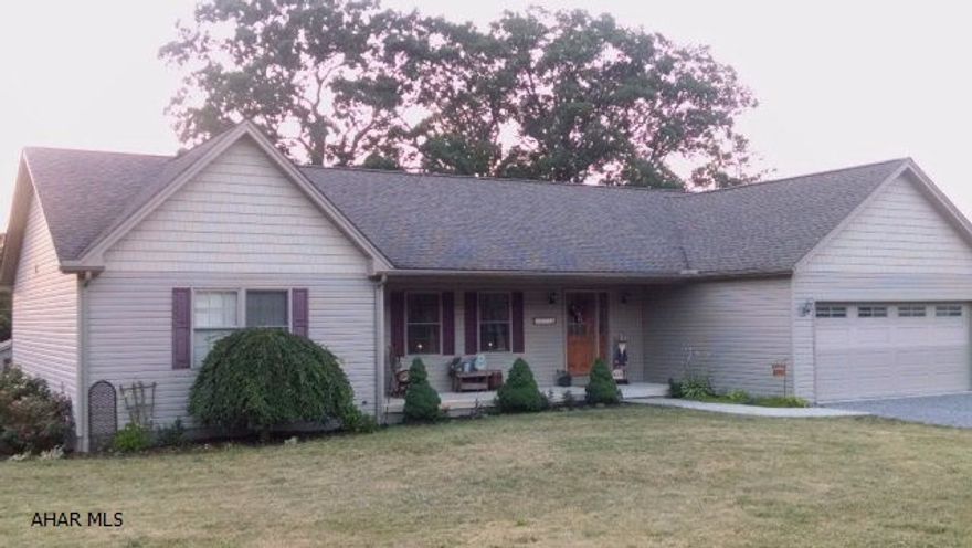 Lovely, very spacious ranch, 3BR, 2BA-oak trim throughout, Master Suite, Oak kitchen, 1/2 acre flat lot, much more-must see. Call Listing Agent for appointment. 2017 taxes will be $2,514.