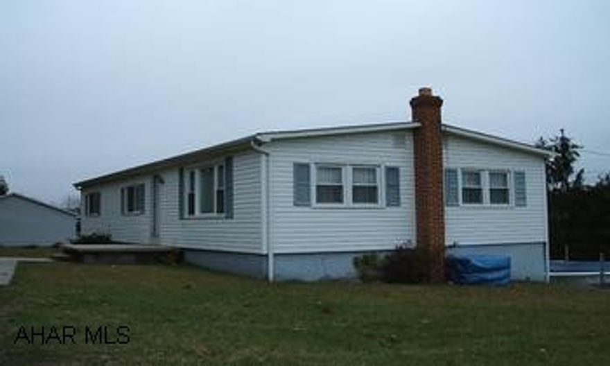 NO SHOWINGS UNTIL 11/20. Very nice one story home on full foundation.  Great peice of ground in nice area.  All thermo windows.  Central air.  Furnace in 2005. NO SHOWINGS UNTIL 11/20. Very nice one story home on full foundation.  Great peice of ground in nice area.  All thermo windows.  Central air.  Furnace in 2005.