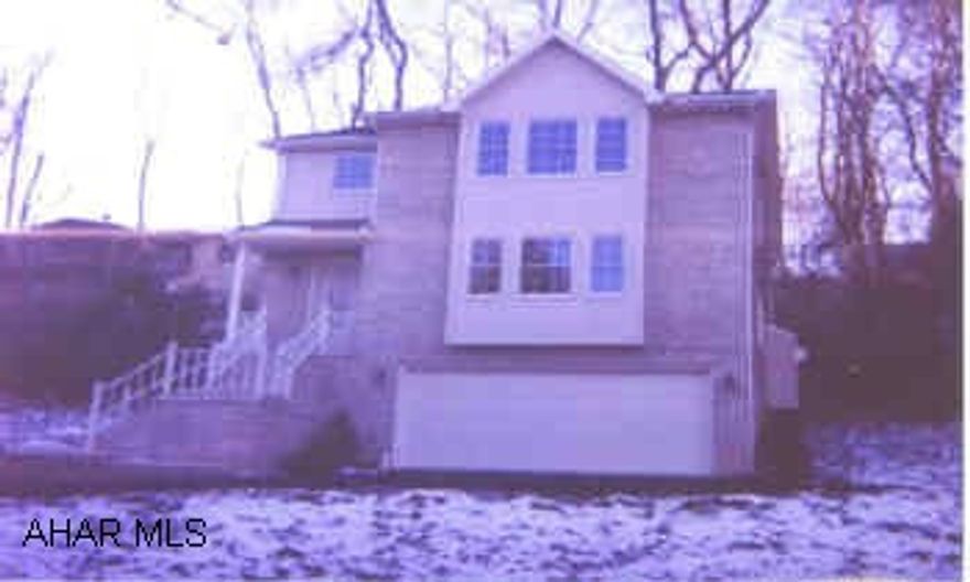 NEW CONSTRUCTION,   PRIVATE DECK,  CABLE AND PHONE HOOK-UPS IN ALL BEDROOMS.FAMILY ROOM W/FIREPLACE.2-CAR GARAGE