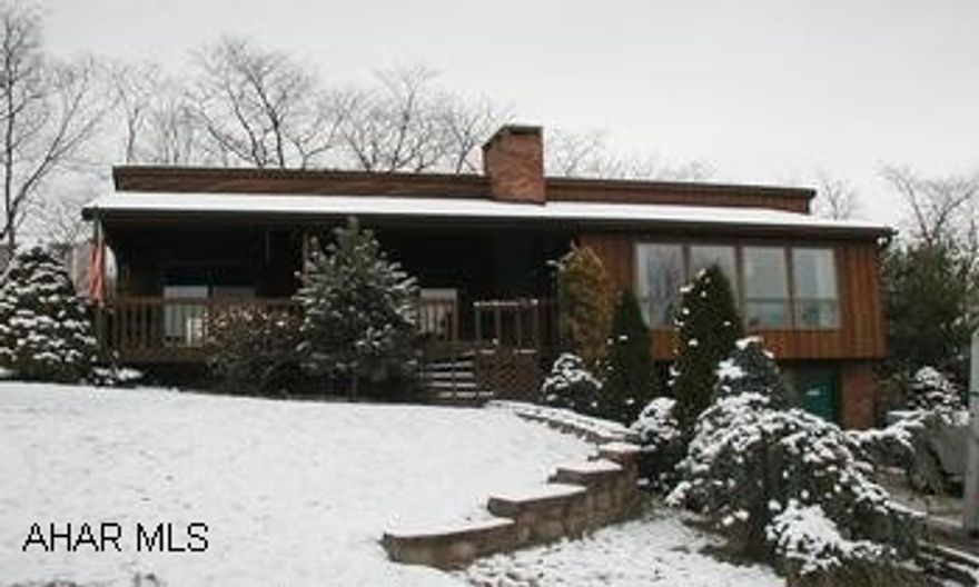 ROLLING HILLS BEAUTY W/ 3 BEDROOM & 2 BATHS. YOU'LL LOVE THE MASTER SUITE COMPLETE WITH WALK-IN CLOSET & FULL BATH. OPEN FLOOR PLAN W/ FIREPLACE & VAULTED CEILINGS. CENTRAL AIR & GREAT VIEW.FINISHED BASEMENT W/ WETBAR & WOOD STOVE. NEW 50YR SHINGLE ROOF. ROLLING HILLS BEAUTY W/ 3 BEDROOM & 2 BATHS. YOU'LL LOVE THE MASTER SUITE COMPLETE WITH WALK-IN CLOSET & FULL BATH. OPEN FLOOR PLAN W/ FIREPLACE & VAULTED CEILINGS. CENTRAL AIR & GREAT VIEW.FINISHED BASEMENT W/ WETBAR & WOOD STOVE. NEW 50YR SHINGLE ROOF. CALL ELLEN @ 937-0062.