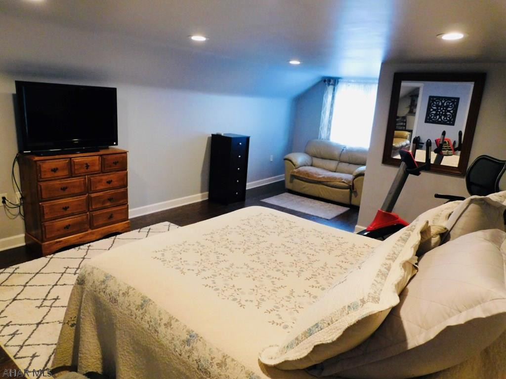 Llyswen - Residential