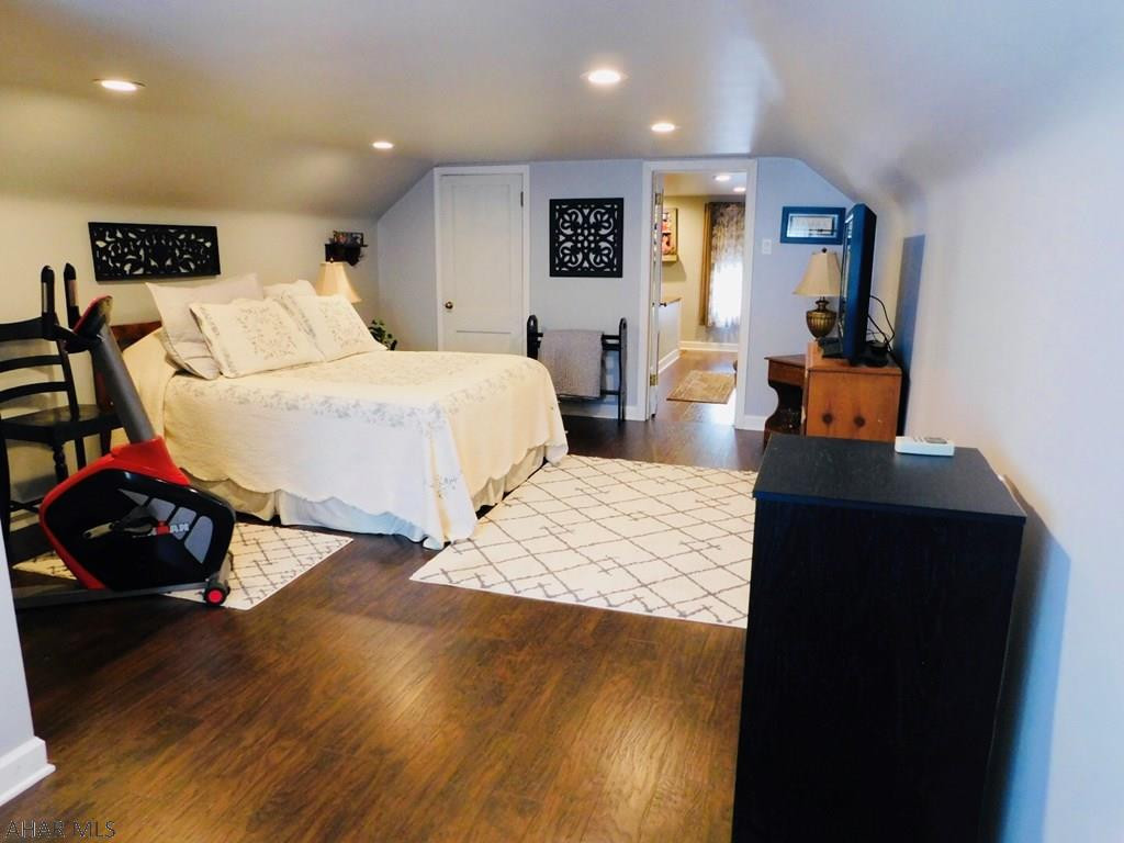 Llyswen - Residential