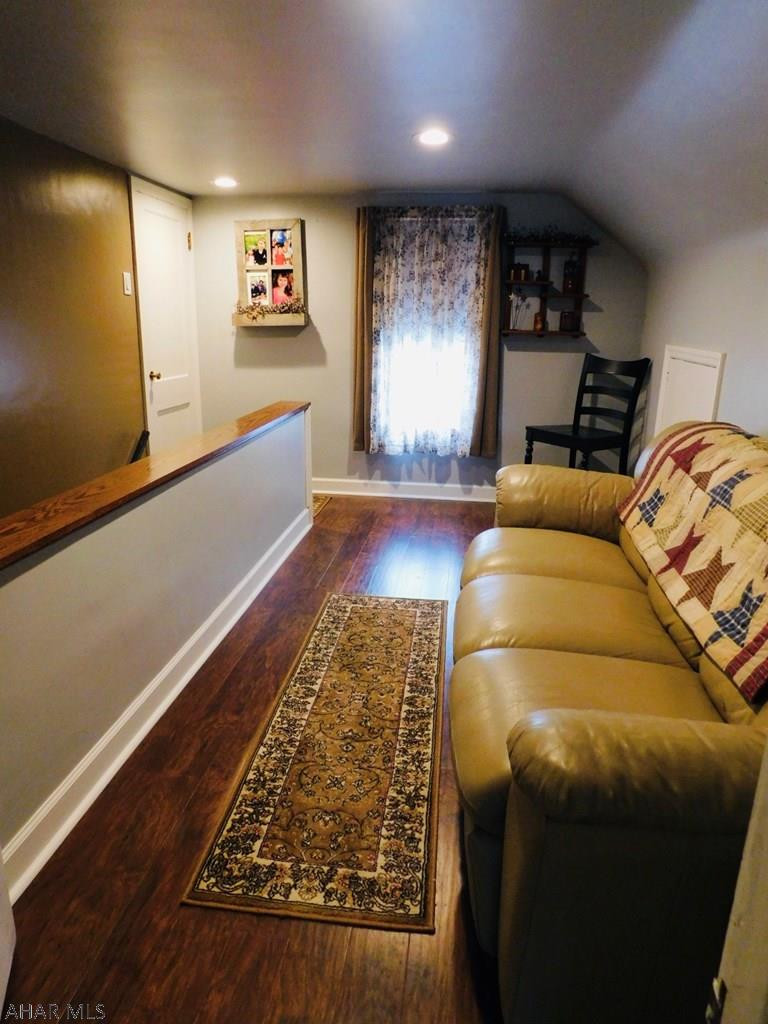 Llyswen - Residential