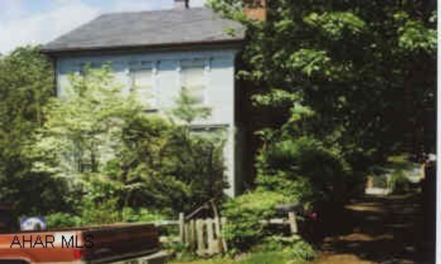 OLDER 2 1/2 STORY HOME. 4 BEDROOMS, 1 1/2 BATHS, FIREPLACE. CALL BOB OLDER 2 1/2 STORY HOME. 4 BEDROOMS, 1 1/2 BATHS, FIREPLACE. CALL BOB