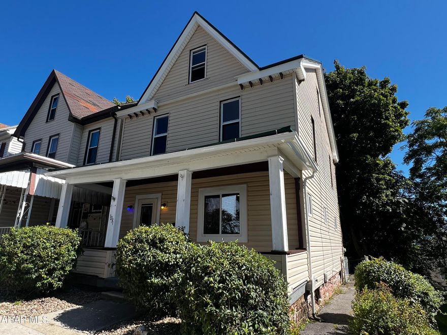 Move in ready! Large rooms and first floor laundry under a newer metal roof with newer vinyl siding. Eat in kitchen area with a half bath downstairs and a finished attic for additional bedroom space make this a terrific starter family home! Schedule your tour today!