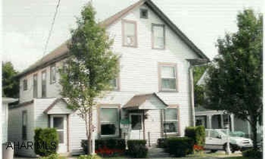 Finished 3rd floor, 3 more bedrooms & 1 storage room, original built-ins.