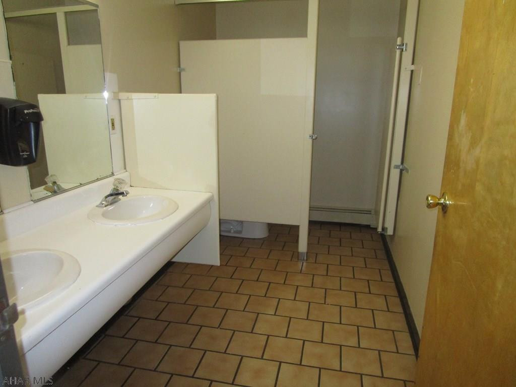 Unknown - Commercial Sale