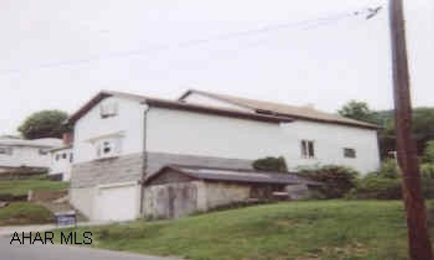 2 story aluminum sided