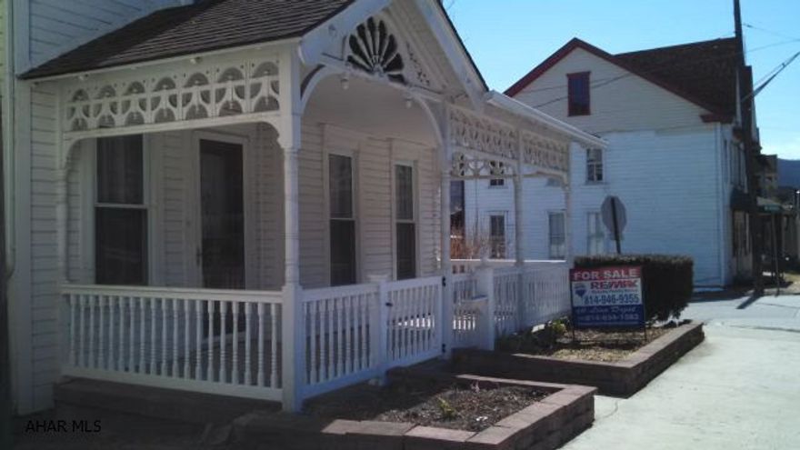 This large 2 1/2 story home has great curb appeal on the outside and is in move-in condition on the inside. Features include: updated kitchen and bathrooms, new floor coverings, 2 fireplaces, 2nd floor laundry, and a corner lot!