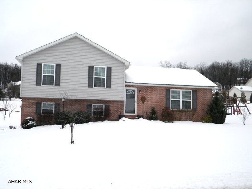 Super Split Level..open and bright. Offering open main floor for casual living. 3 bedrooms, 2 baths. Lower level is finished with a family room, laundry room, office/playroom...and utility room. Laminate floors are upgraded. New carpet in lower level. This home is immaculate and ready to move into today. Great location. close to 99...and Delgrosso Park. Nice large lot. Shed included. Garage has extra storage space