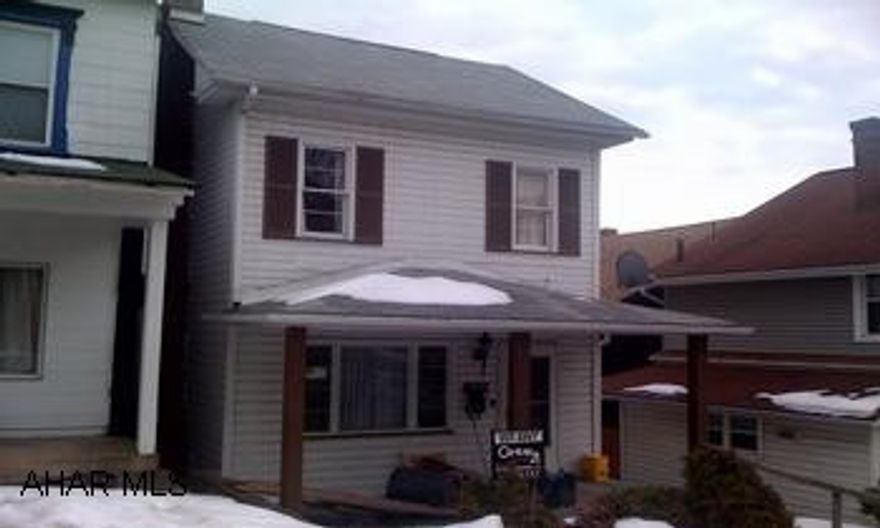 2 bedroom with newer furnace and doors. Great rental or starter home. Priced for quick sale. Possible 3rd bedroom / storage in the attic 2 bedroom with newer furnace and doors. Great rental or starter home. Priced for quick sale. Possible 3rd bedroom / storage in the attic