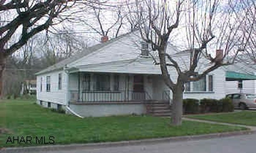 Larger than it appears!  Bedrooms nice size! hardwood floors.