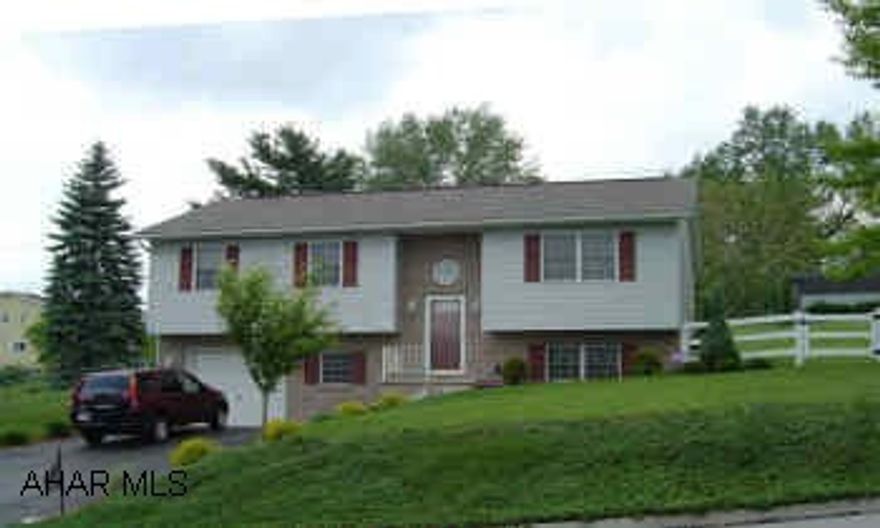 Exceptional Split Entry- Ligh tBright, Neutral Colors,3-BR,2-Bath,LR,Kitchen w/Breakfast Bar & Tile floor, DA, FR, Office, Laundry, Central Air, Lot 150X120,  Deck, Vinyl Fence, Garage & Shed. Call Janet Burley 942-3112. Exceptional Split Entry- Light, Bright, Neutral Colors,3-BR, 2-Bath, LR, Kitchen w/Breakfast Bar & Tile floor, DA, FR, Office, Laundry, Central Air, Lot 150X120, Deck, Vinyl Fence, Garage & Shed. Call Janet Burley 942-3112.