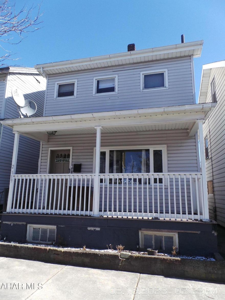 Cute 3bdr home with finished 3rd flr  for bonus room, offers laminate floors in DR & kitchen, nice sized rooms and 2 car garage and central air.  Great starter home or investment.