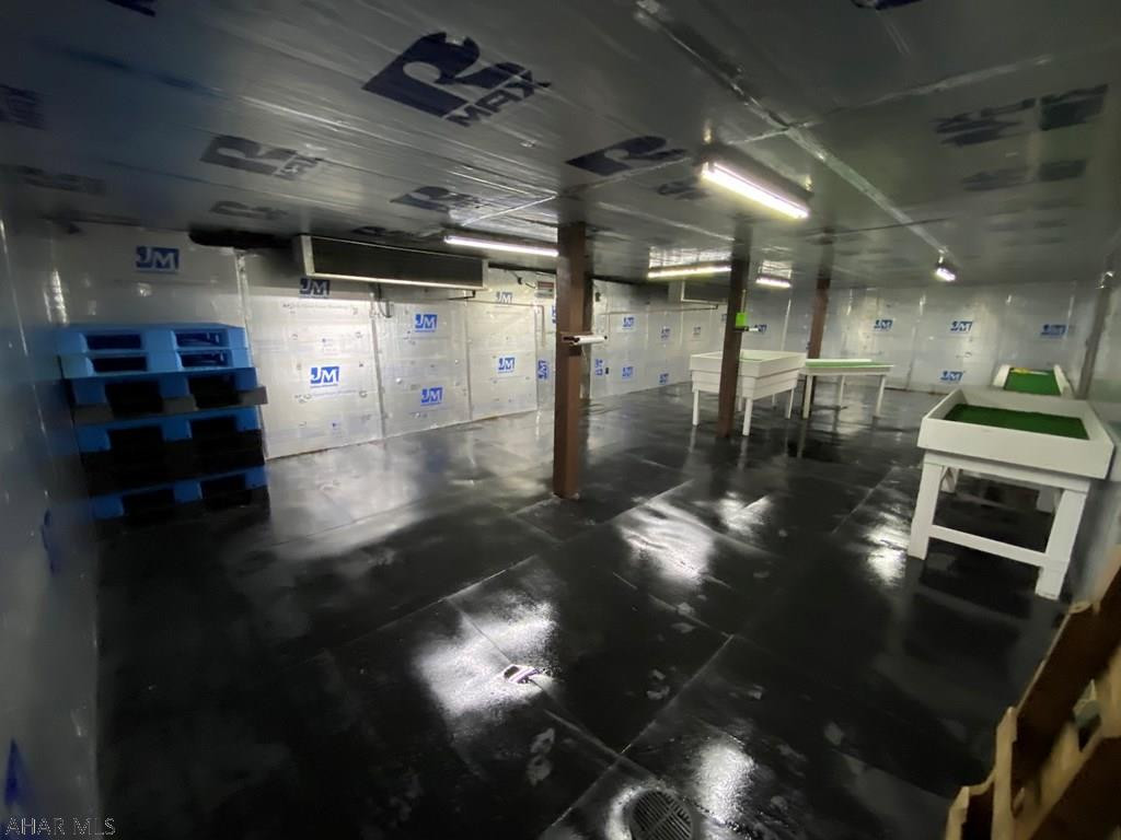 Unknown - Commercial Sale