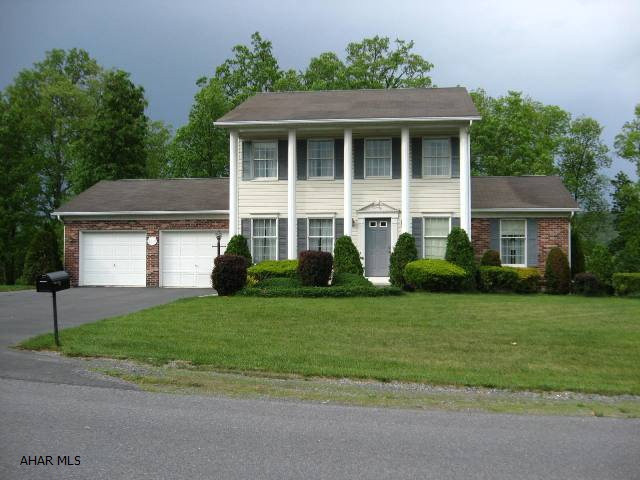 Lakewood Manor - Residential