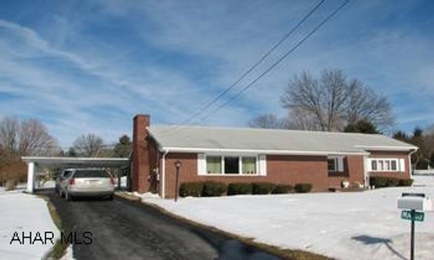 Brick ranch in Meadowbrooke Terrace. Hardwood floors, central air, full basement and first floor laundry. Brick ranch in Meadowbrooke Terrace. Hardwood floors, central air, full basement, and first floor laundry.