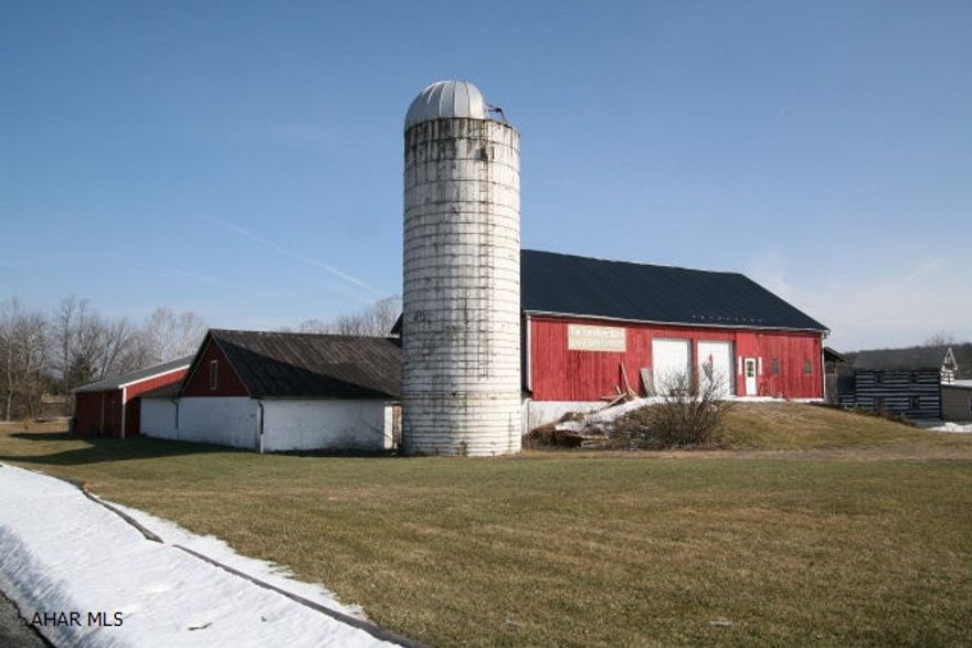 This highly accessible property has almost 20,000 square feet of display and storage space as well as a separate kitchen facility. It would make an excellent high-visibility business location capable of handleling large items and extensive inventory. The current turnkey business can be acquired through the seller.