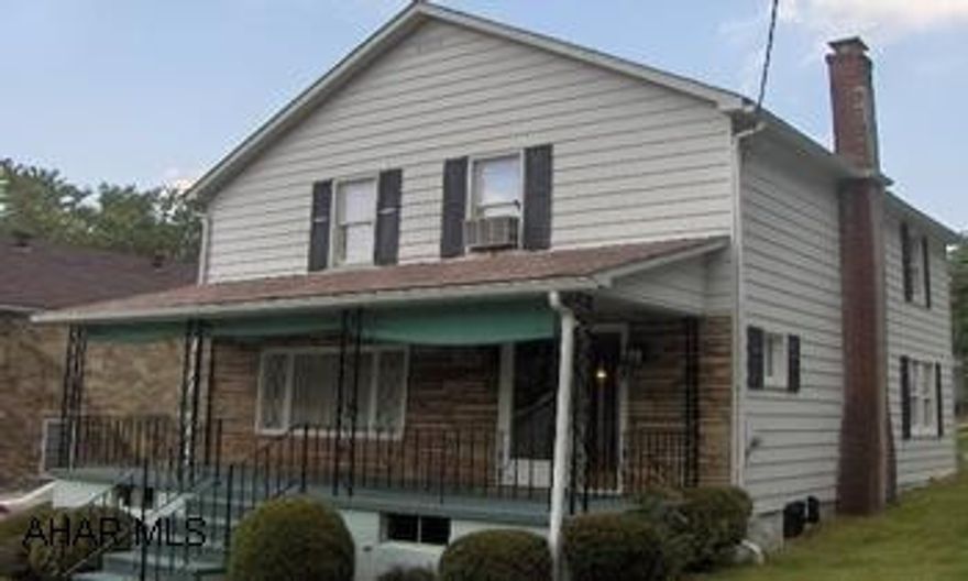 2 story, 4 BR, 1 1/2 bath home on a 50 x 150 lot with 2 car detached garage. Oil hot water heat. Move-in condition! Priced to sell! 2 story, 4 BR, 1 1/2 bath home on a 50 x 150 lot with 2 car detached garage. Oil hot water heat. Move-in condition! Priced to sell!