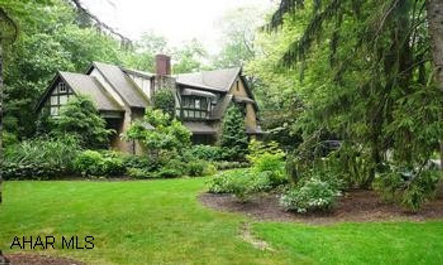 PRIVACY IN CENTRAL LOCATION. BEAUTIFULLY LANDSCAPED LOT. HARDWOOD FLOORS. UPPER END RANGE AND HOOD. GRANITE COUNTER TOPS. MAGNIFICENT FIREPLACE. CALL JOHN REFFNER 932-1250. PRIVACY IN CENTRAL LOCATION. BEAUTIFULLY LANDSCAPED LOT. HARDWOOD FLOORS. UPPER END RANGE AND HOOD. GRANITE COUNTER TOPS. MAGNIFICENT FIREPLACE. CALL JOHN REFFNER 932-1250.