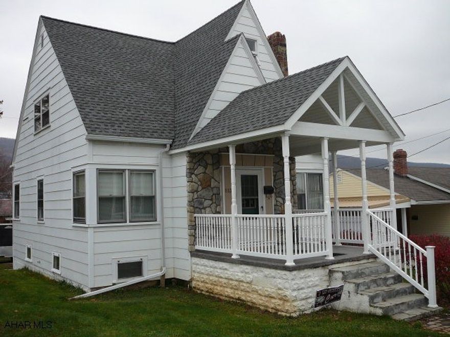 Super location for this 4BR, 2BA, updated home. Large yard. New wiring, plumbing, roof, kitchen, baths.  Screened rear deck.  Water heater 3 years old. Sellers will pay up to $3500 of buyers closing costs.