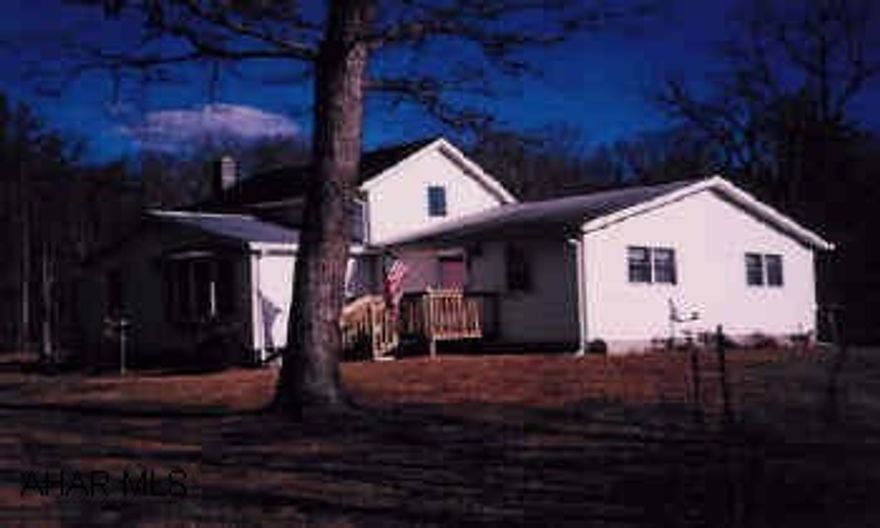 Farmette on 5.87 acres.