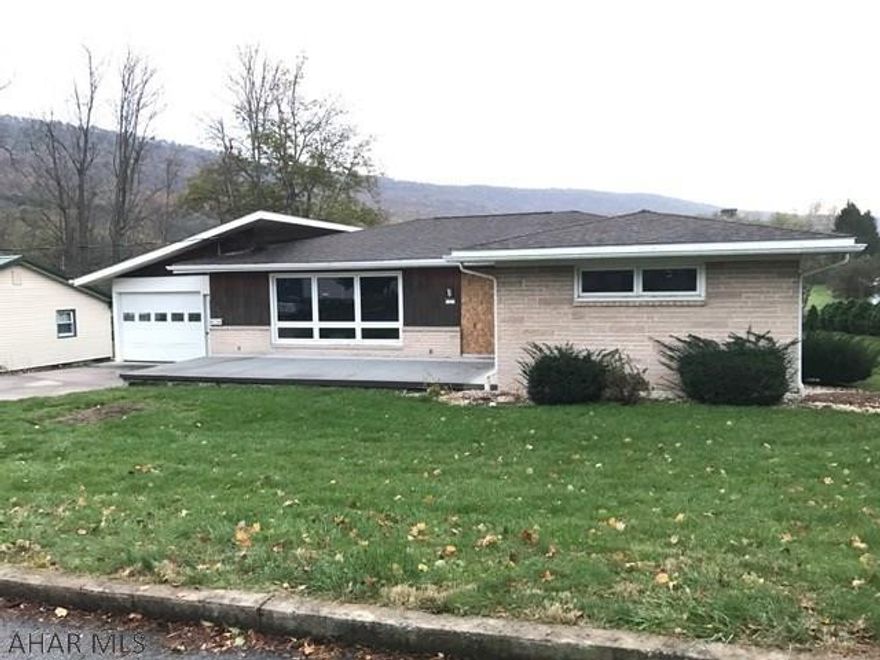 Remodeled ranch home close to schools and just blocks from the downtown area.  3-bed, 2-bath, LR, Kit & DR.  Full unfinished basement, one-car attached garage & large shed.  Geothermal heating/cooling system, 200-amp electric, public water & public sewer. Realtor/owner.