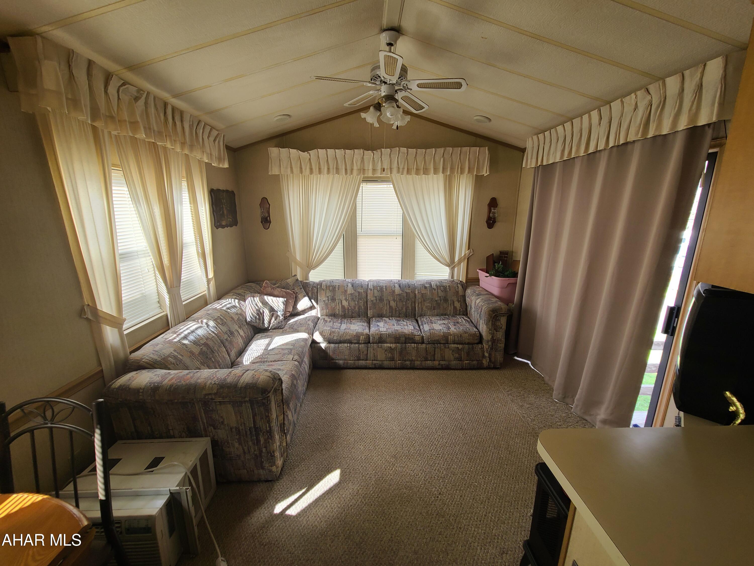 Glendale Yearound - Residential