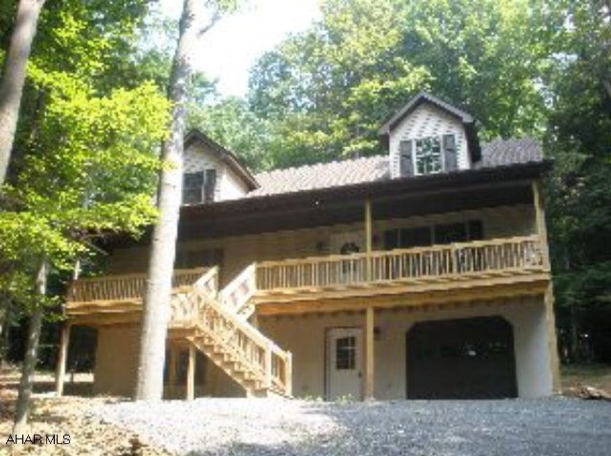 Beautiful new construction in Glendale Yearound!   Relax and take in the wildlife from the covered front porch!  The home features a cherry kitchen complete with appliances.  Must see! Owner financing may be available!