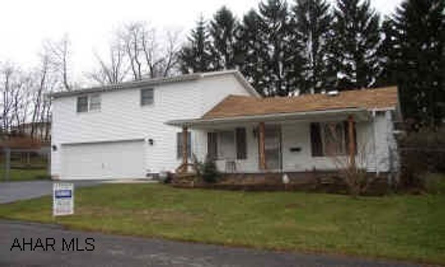 VINYL SIDED, FENCED REAR YARD AND NEWER FURNACE. EAST END.  VINYL SIDED FOUR BEDROOM WITH 2 FULL BATHS.  LARGE PRIVATE AND FENCED YARD.  THIS HOUSE FEATURES A FIRST FLOOR BEDROOM AND FULL BATH.  HAS NEWER GFA AND VINYL SIDING.  NEEDS SOME TLC.