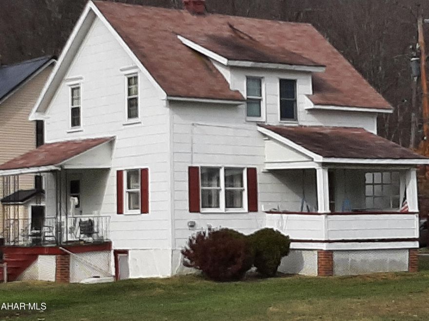 Great location in Cassandra Borough! Nice flat lot for outdoor activities in quiet neighborhood. The house offers a well equipped kitchen, dining room for large family gatherings and living room with an electric fireplace. Upstairs you will find three nice sized bedrooms with storage and a 3/4 bath. Enjoy the covered deck overlooking the quiet neighborhood. Call today to make this home yours!