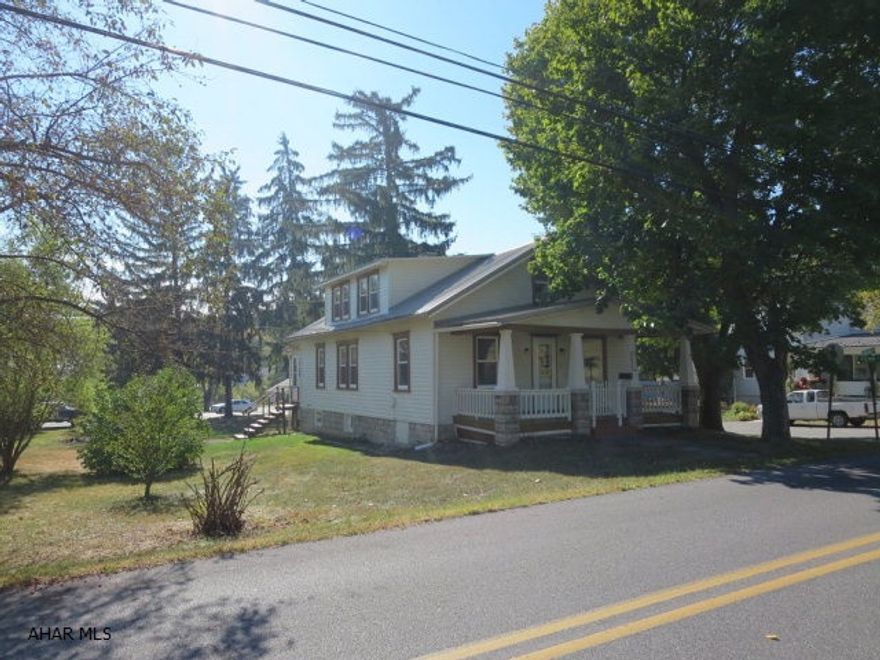 Nice 3 bedroom Cape Cod situated on a double lot in Bedford Borough. Easy walking distance to Historic Downtown Bedford. Interior repainted in 2012 and entire exterior repainted in the summer of 2014. Two year old roof (with 40 year manufacturer's guarantee), new water heater in 2013. Large screened in back porch provides a quiet retreat.