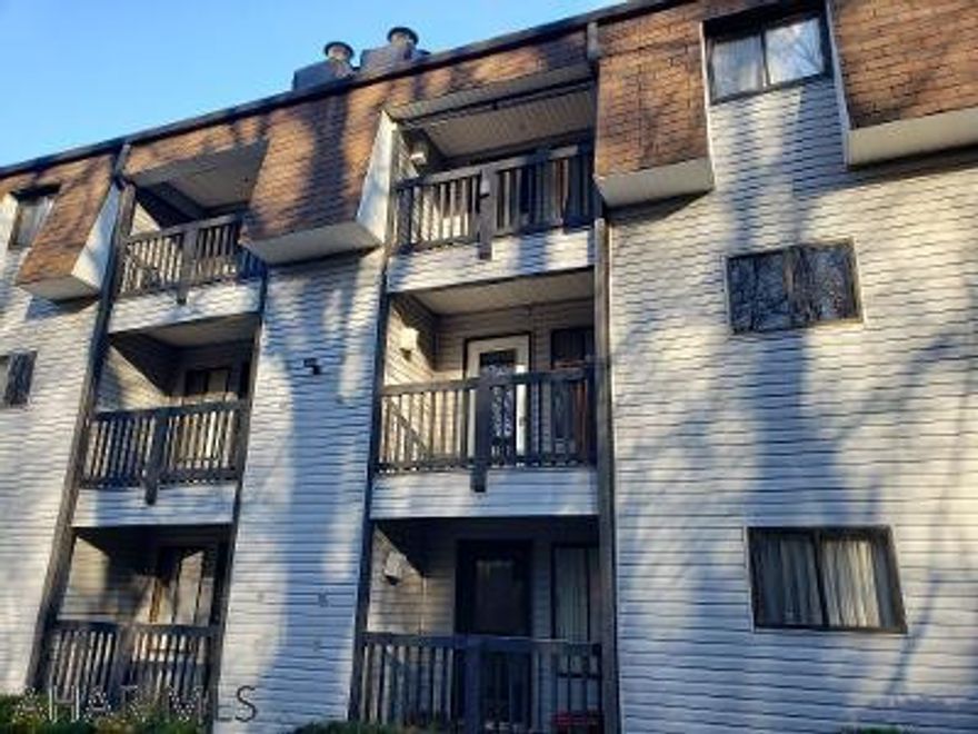 2nd-floor 2-bedroom 2-bath fully furnished condo with balcony, fireplace & across from hottub building.  Seller updated flooring, appliances, TVs, hot water heater & pipes within past 2-5 years.  HOA $256/mo includes outside maintenance, road maintenance, tennis, hottub, outdoor pool, and trash removal. (Skiing & golf for a fee) Sq ft per tax card - buyer to verify sq ft & taxes. J-527